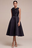 Robe formelle Midi noire à col rond avec un nœud