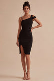 Robe formelle noire courte courte avec une épaule et fente