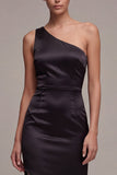 Robe de cérémonie longue sirène noire à une épaule avec fente