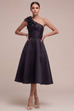 Robe formelle noire à une épaule A Line Midi avec nœud