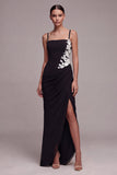 Robe formelle longue à col carré noire à fentes florales