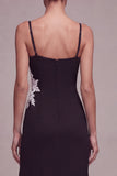 Robe formelle longue à col carré noire à fentes florales