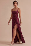 Robe formelle longue à bretelles fines bordeaux à volants en forme de sirène, fendue
