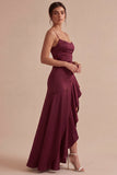 Robe formelle longue à bretelles fines bordeaux à volants en forme de sirène, fendue