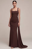Robe formelle sirène longue à col carré marron avec cape latérale