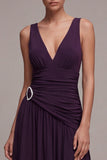 Robe formelle prune A Line à col en V plissé avec strass
