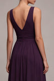 Robe formelle prune A Line à col en V plissé avec strass