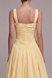 Robe formelle Daffodil à col carré à long trait A avec fente