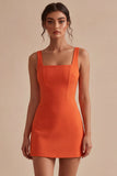 Robe de remise de diplôme orange moulante à col court carré