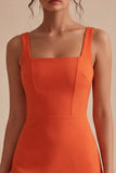 Robe de remise de diplôme orange moulante à col court carré
