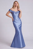 Longue robe formelle en satin satin bleu marine foncé avec des fleurs 3D