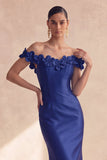 Longue robe formelle en satin satin bleu marine foncé avec des fleurs 3D