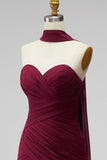 Robe courte de rentrée en chiffon bodycon sans bretelles bordeaux avec ceinture drapée