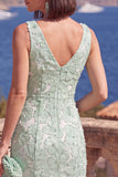Robe midi fleurie midi bleue en V ligne A avec perles