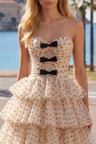 Robe de balaise à étages en chiffon à pois noirs abricot avec nœud