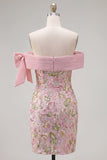 Robe de rentrée à la maison rose bodycon, épaule dénudée, florales avec des sequins