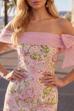 Robe de rentrée à la maison rose bodycon, épaule dénudée, florales avec des sequins