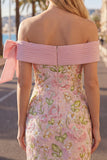 Robe de rentrée à la maison rose bodycon, épaule dénudée, florales avec des sequins