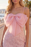 Robe de rentrée rose bodycon à bretelles fines fines perlées avec nœud