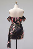 Robe noire bodycon, moulante à fleurs de fin d’année, avec une écharpe
