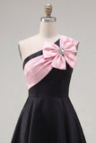 Robe de fin d’année noire rose en ligne en A à une épaule avec une fleur 3D