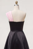 Robe de fin d’année noire rose en ligne en A à une épaule avec une fleur 3D