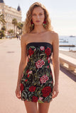 Robe bodycon moulante noire brodée en rose rouge sans bretelles
