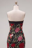 Robe bodycon moulante noire brodée en rose rouge sans bretelles