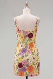 Robe de rentrée à la maison bodycon bodycon jaune à col carré avec broderie