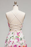 Robe courte de rentrée à la maison avec brides fines rose rouges à bretelles fines avec broderie