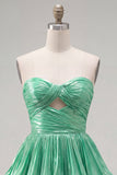 Robe de fin d’année à la maison verte métallique en ligne A plissée et découpée