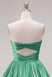 Robe de fin d’année à la maison verte métallique en ligne A plissée et découpée