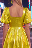 Robe de fin d’année jaune métallique ligne en A à col carré avec manches bouffantes
