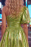 Robe verte de fin d’année métallique à une épaule froncée