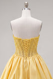 Corset jaune A-Line Strapless transparente, corset transparent à lacets dans le dos avec des perles