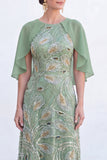 Robe verte longue de mère de la mariée à perles à col rond avec cape