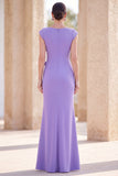 Robe longue de mère de la mariée à col marteleux sirène sirène fûchée et fleurie, manches bonnes.