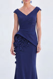 Robe de mère de la mariée en sirène fleurie bleue, col en V et longue, manches courtes
