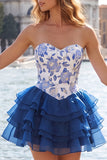 Robe de rentrée à étages fleurie A-line dorée et noire Sweetheart avec dentelle dans le dos