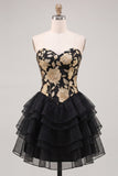 Robe de rentrée à étages fleurie A-line dorée et noire Sweetheart avec dentelle dans le dos