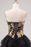 Robe de rentrée à étages fleurie A-line dorée et noire Sweetheart avec dentelle dans le dos