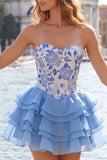 Robe de rentrée à étages fleurie A-line dorée et noire Sweetheart avec dentelle dans le dos