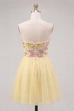 Robe courte de rentrée à la maison brodée fleuri, sans bretelles jaune