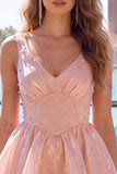Robe courte de rentrée à la maison Lilas A-Line à décolleté en V à niveaux perlé avec dentelle dans le dos