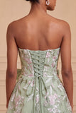 Robe de bal de la rentrée à la maison verte sauge brodée en A-line en dentelle perlée dans le dos avec un nœud