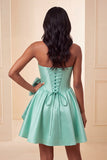 Robe de rentrée A-line en satin vert menthe sans bretelles en dentelle relevée dans le dos, corset de rentrée avec nœud