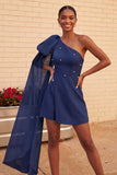 Robe de fin d’année bleu foncé en ligne A à une épaule avec cape latérale