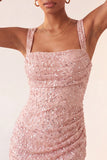 Robe de la rentrée à la maison avec des cols carrés bleu ciel, paillettes en dentelle relevée,