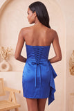 Robe de balaison bleu royal bleu bretelle en satin avec dentelle à perles et froncés à la maison avec une ceinture