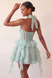 Robe de rentrée à la maison à col nu, ligne A-line vert menthe, corset transparent fleuri à volants, avec dentelle dans le dos